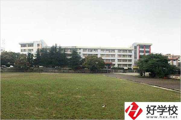 武岡市技工學校教學樓