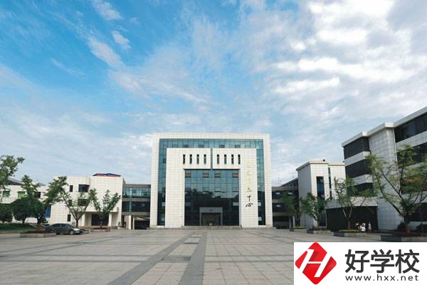 衡陽市高級技工學校位置在哪里？校園環(huán)境怎么樣？