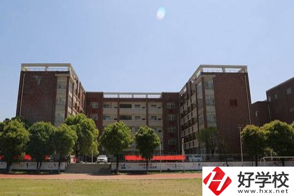 岳陽市高級技工學(xué)校開設(shè)了哪些熱門專業(yè)？